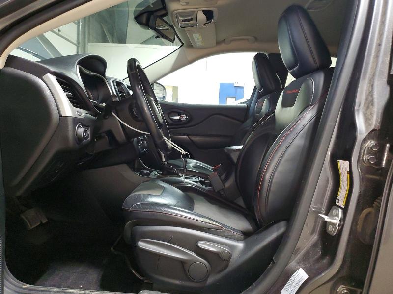 60331396 :رقم المزاد ، 1C4PJMBS4HW561277 vin ، 2017 Jeep Cherokee مزاد بيع