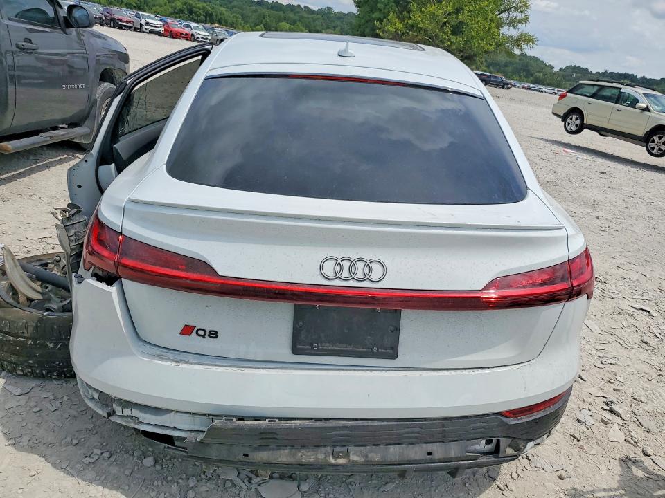 62298916 :رقم المزاد ، WA1CAAGE7RB035227 vin ، 2024 Audi Q8 E-tron مزاد بيع