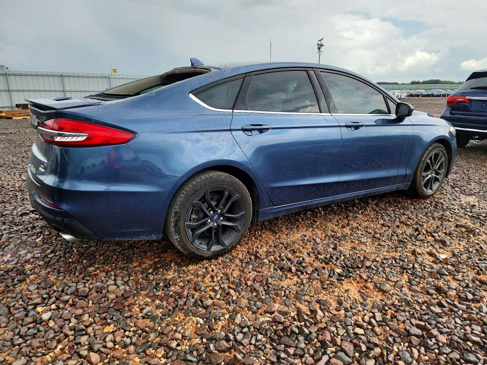61031746 :رقم المزاد ، 3FA6P0HD4KR250959 vin ، 2019 Ford Fusion مزاد بيع