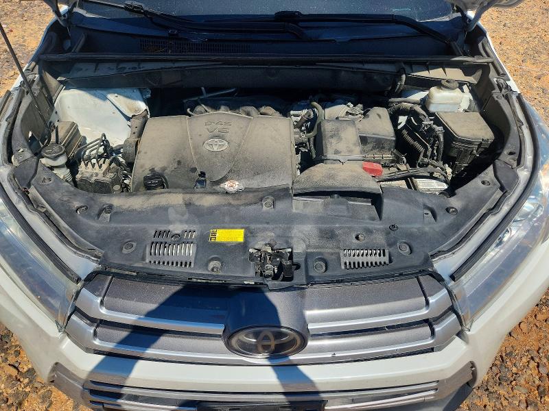 59991956 :رقم المزاد ، 5TDJZRFHXKS569272 vin ، 2019 Toyota Highlander مزاد بيع