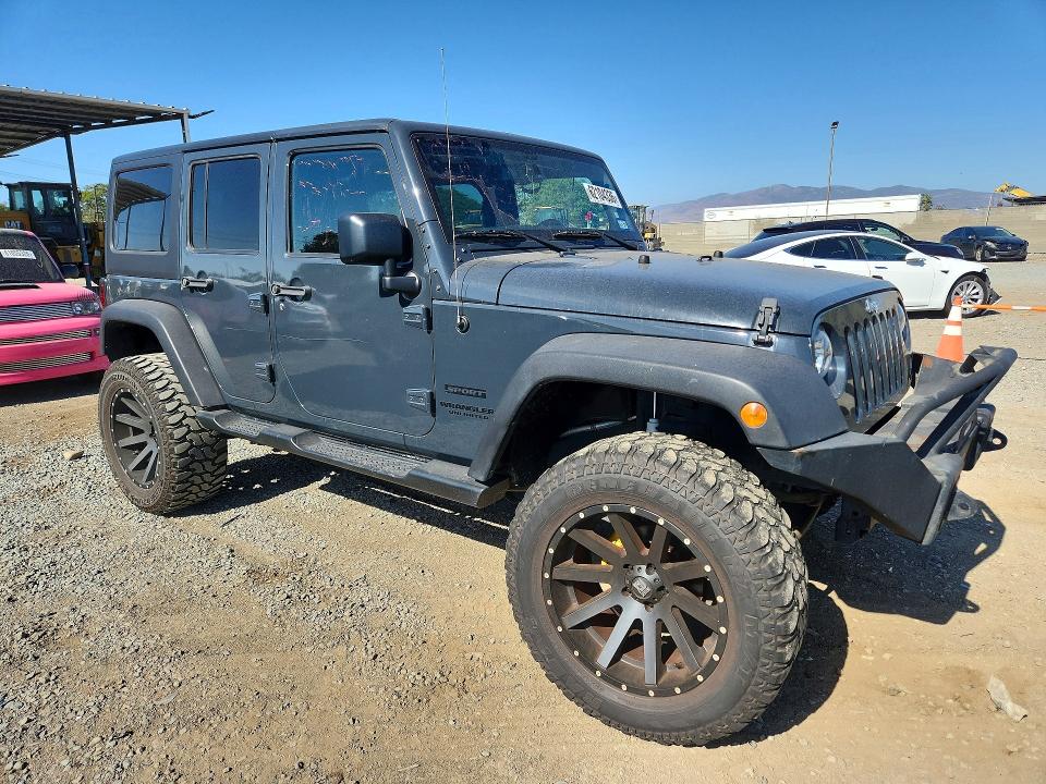 62104336 :رقم المزاد ، 1C4BJWDG8GL318909 vin ، 2016 Jeep Wrangler Unlimited مزاد بيع