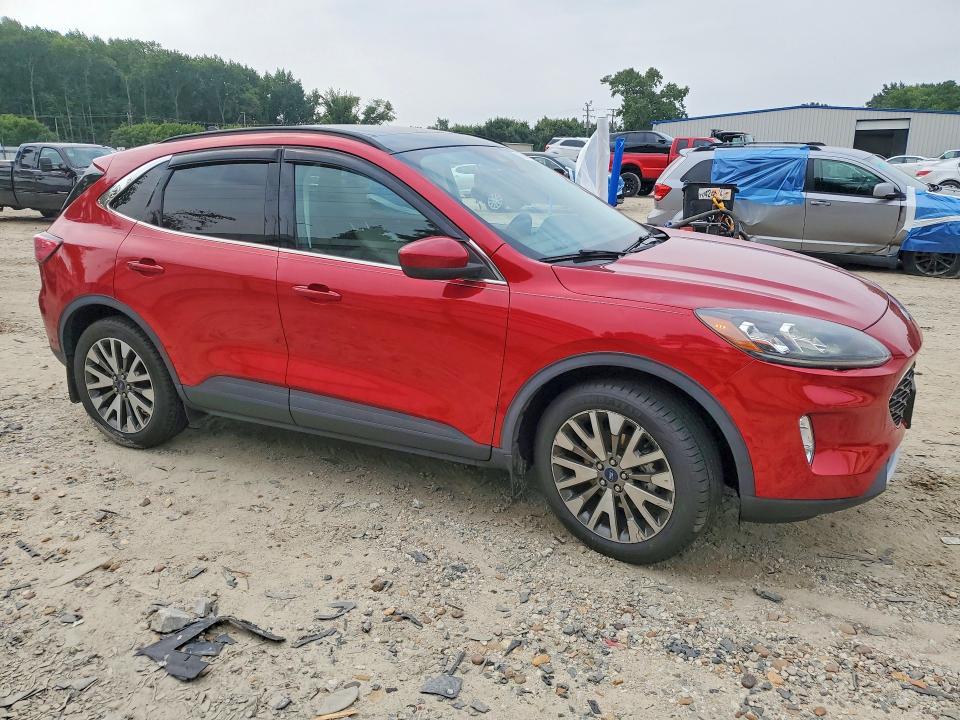 62589626 :رقم المزاد ، 1FMCU9J94MUA62949 vin ، 2021 Ford Escape مزاد بيع