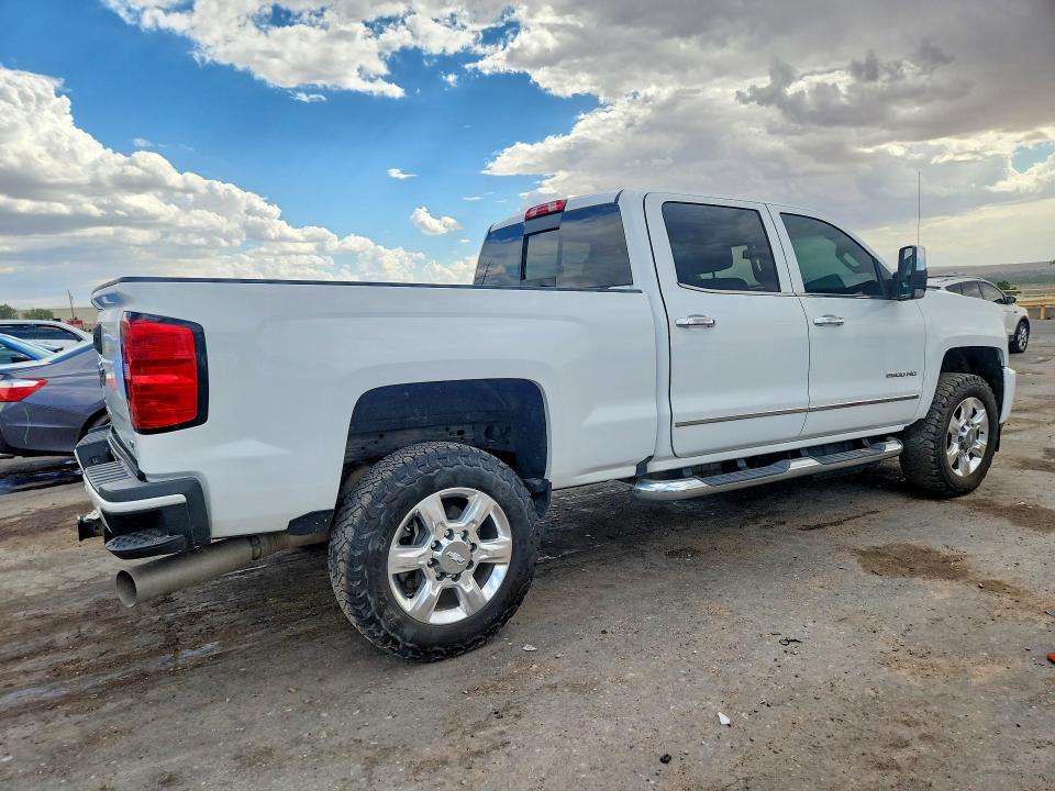 Продаж на аукціоні авто 2018 Chevrolet Silverado, vin: 1GC1KWEY5JF124263, номер лоту: 61258196