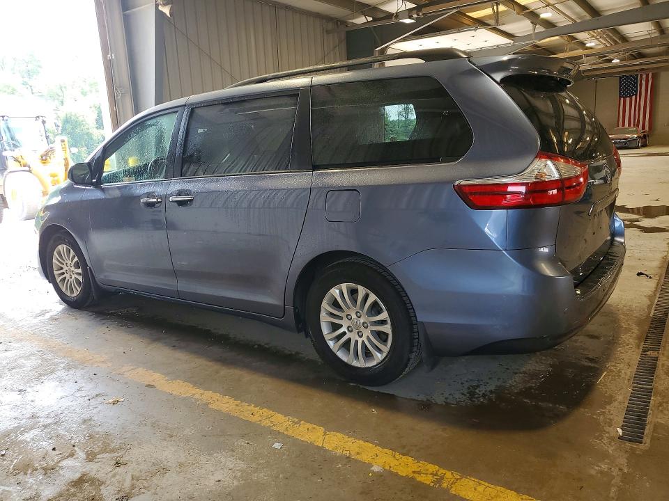 Auction sale of the 2017 Toyota Sienna, vin: 5TDYZ3DC5HS772887, lot number: 61165986