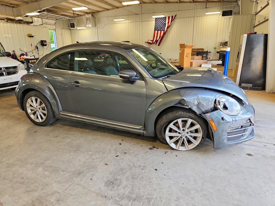 2018 Volkswagen Beetle მანქანა იყიდება აუქციონზე, vin: 3VWJD7AT8JM712892, აუქციონის ნომერი: 60004716