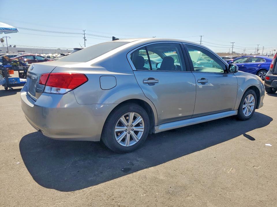 61023526 :رقم المزاد ، 4S3BMBF69B3249645 vin ، 2011 Subaru Legacy مزاد بيع