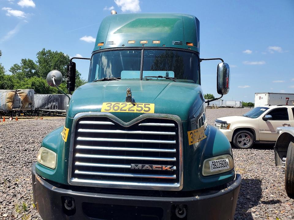 59225926 :رقم المزاد ، 1M1AW01X6HM009563 vin ، 2017 Mack 600 مزاد بيع