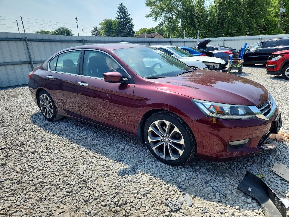 Продажа на аукционе авто 2015 Honda Accord, vin: 1HGCR2F57FA098501, номер лота: 62498126