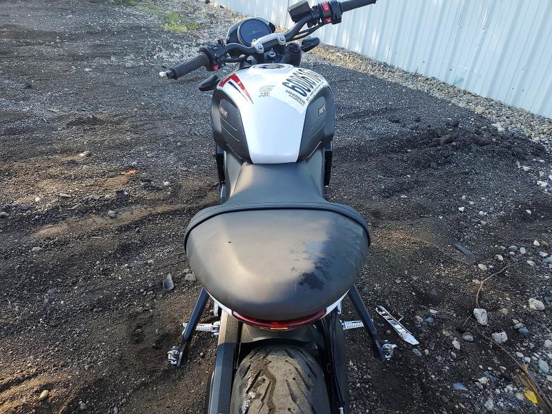 60061646 :رقم المزاد ، SMTL10UL5STBX7843 vin ، 2025 Triumph Motorcycle Trident 660 مزاد بيع