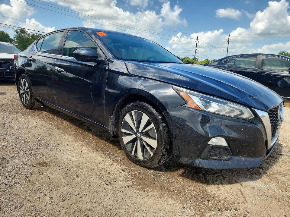 61621036 :رقم المزاد ، 1N4BL4DV5NN378067 vin ، 2022 Nissan Altima مزاد بيع