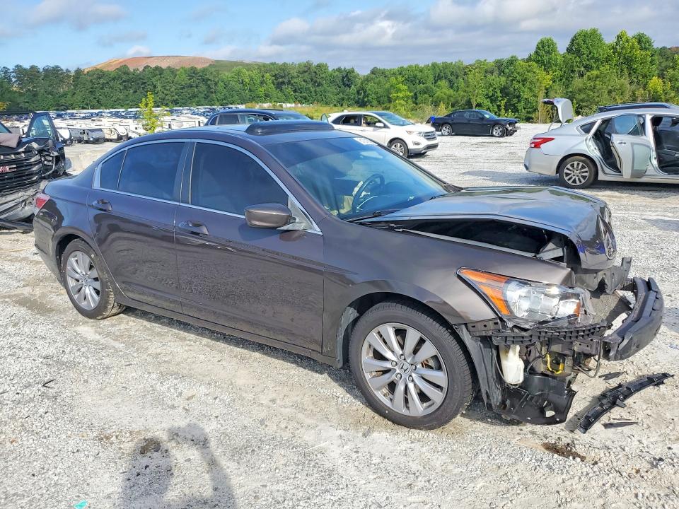 Продажа на аукционе авто 2011 Honda Accord, vin: 1HGCP2F83BA111352, номер лота: 61901686