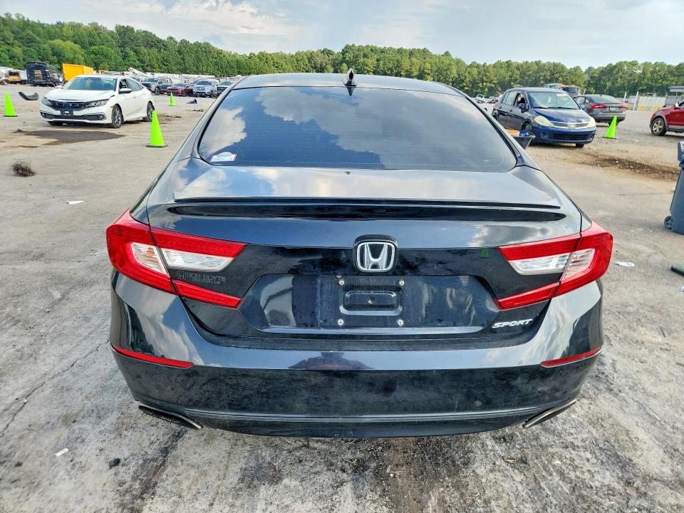 Продаж на аукціоні авто 2018 Honda Accord, vin: 1HGCV1F30JA048293, номер лоту: 63384726