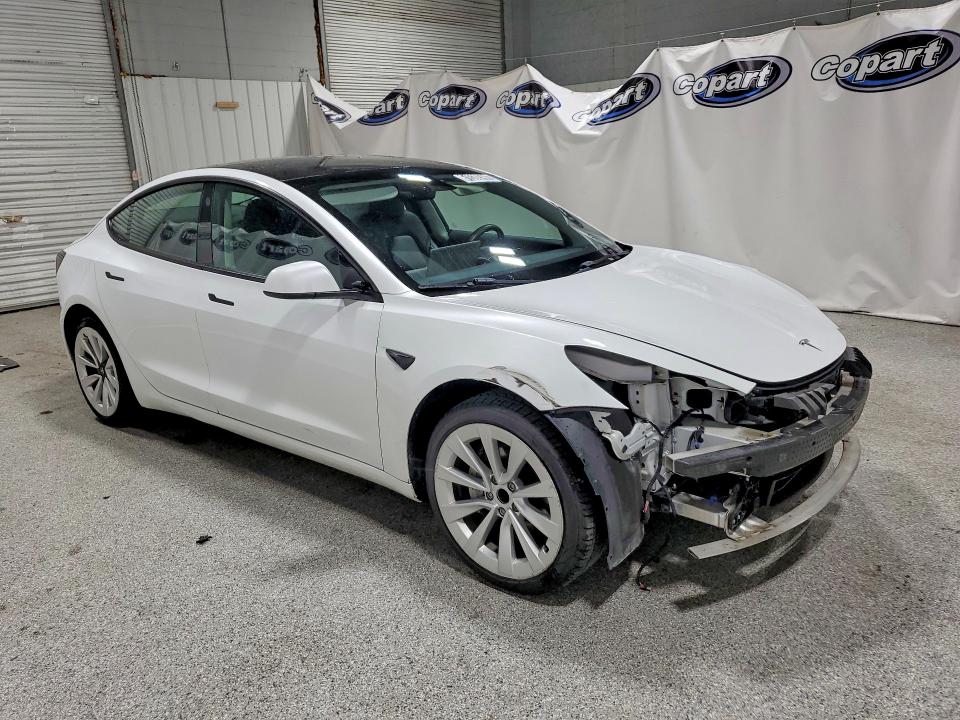 61530596 :رقم المزاد ، 5YJ3E1EA5NF285535 vin ، 2022 Tesla Model 3 مزاد بيع
