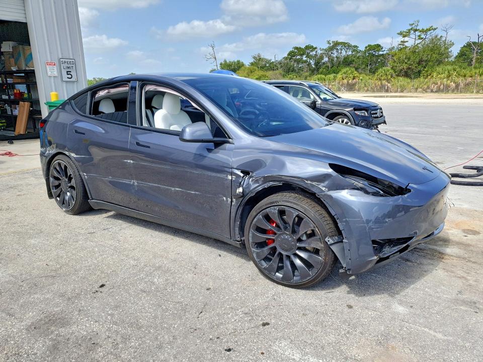 2023 Tesla Model Y მანქანა იყიდება აუქციონზე, vin: 7SAYGDEF0PF617514, აუქციონის ნომერი: 60564286