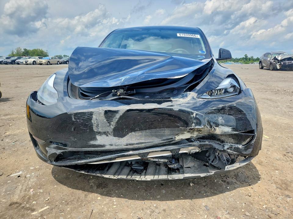 61939966 :رقم المزاد ، 7SAYGDEE2SF301273 vin ، 2025 Tesla Model Y مزاد بيع