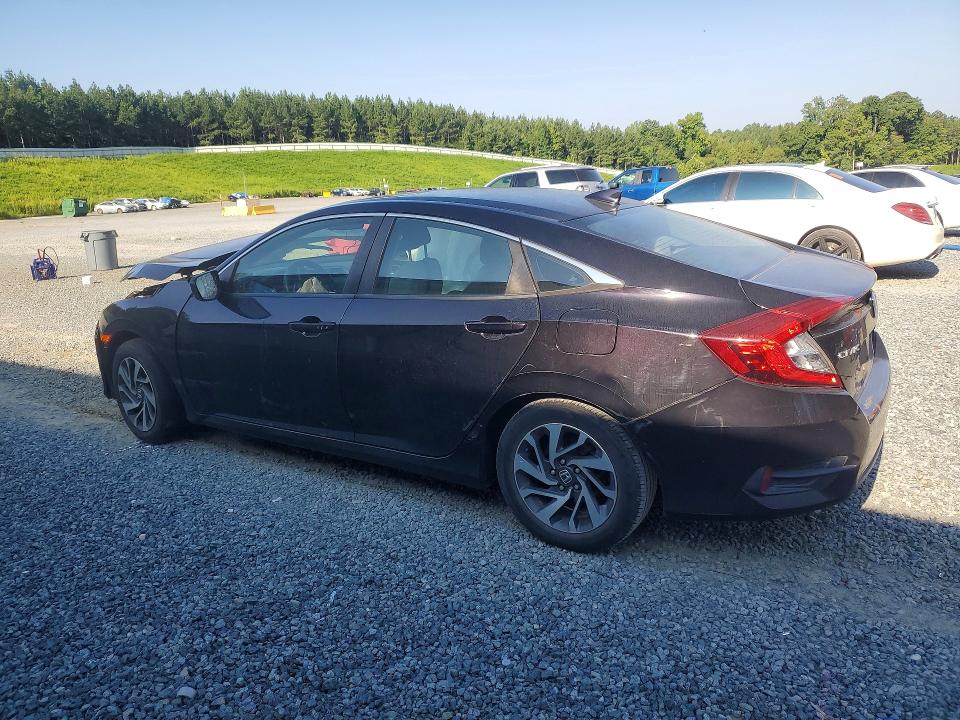 63223706 :رقم المزاد ، 19XFC2F79JE004493 vin ، 2018 Honda Civic مزاد بيع