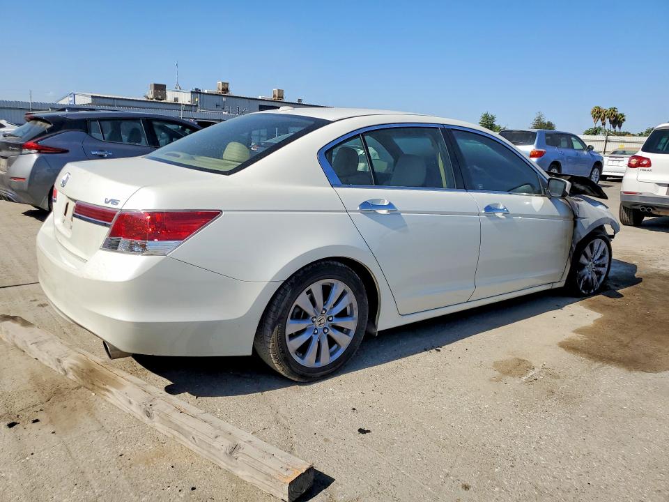 Продажа на аукционе авто 2011 Honda Accord, vin: 1HGCP3F8XBA001100, номер лота: 61170386