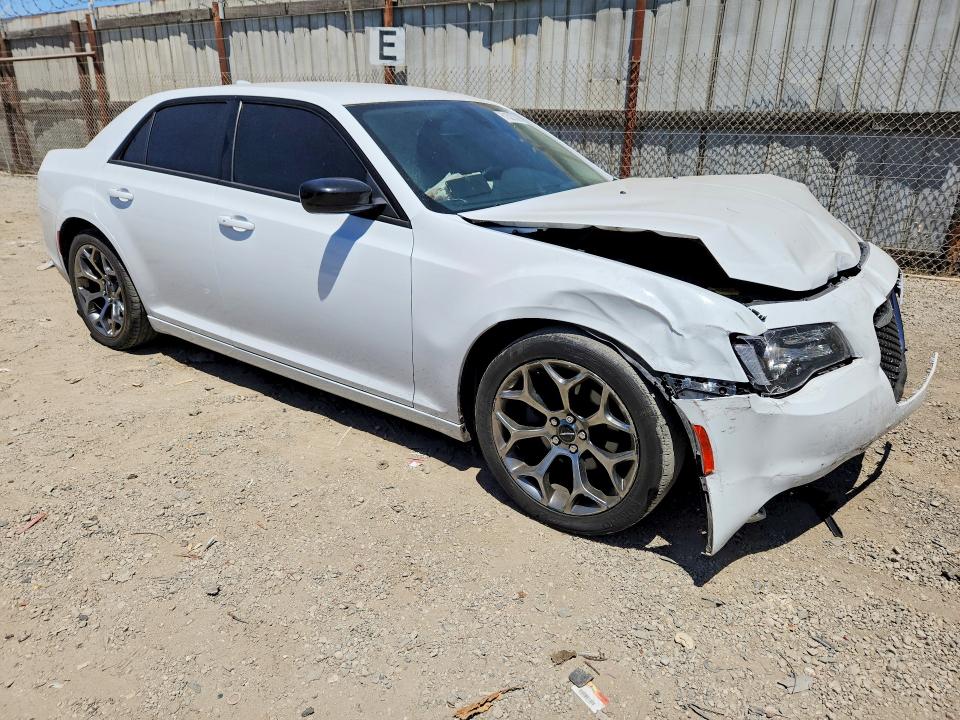 Продаж на аукціоні авто 2018 Chrysler 300, vin: 2C3CCAAG4JH191512, номер лоту: 61627306