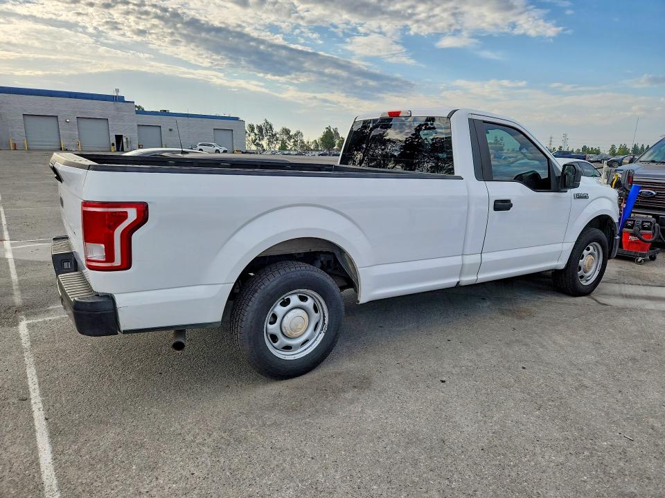 61018916 :رقم المزاد ، 1FTMF1C88FKE52461 vin ، 2015 Ford F150 مزاد بيع