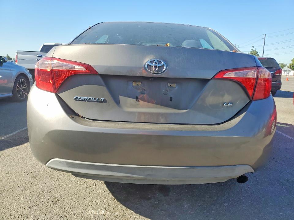 Продаж на аукціоні авто 2018 Toyota Corolla, vin: 5YFBURHE6JP832029, номер лоту: 60235786