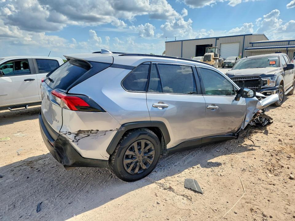 Продажа на аукционе авто 2021 Toyota Rav4, vin: 2T3H1RFV0MC137627, номер лота: 60167176
