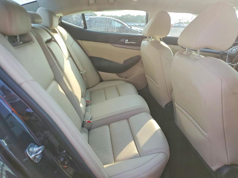 Продажа на аукционе авто 2017 Nissan Maxima, vin: 1N4AA6AP5HC383823, номер лота: 62670716