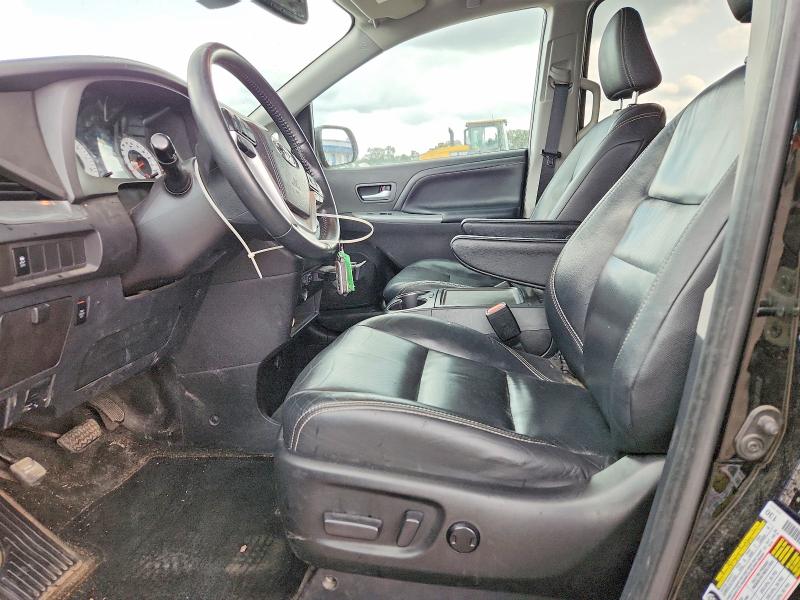 2018 Toyota Sienna მანქანა იყიდება აუქციონზე, vin: 5TDXZ3DC1JS957312, აუქციონის ნომერი: 61555006