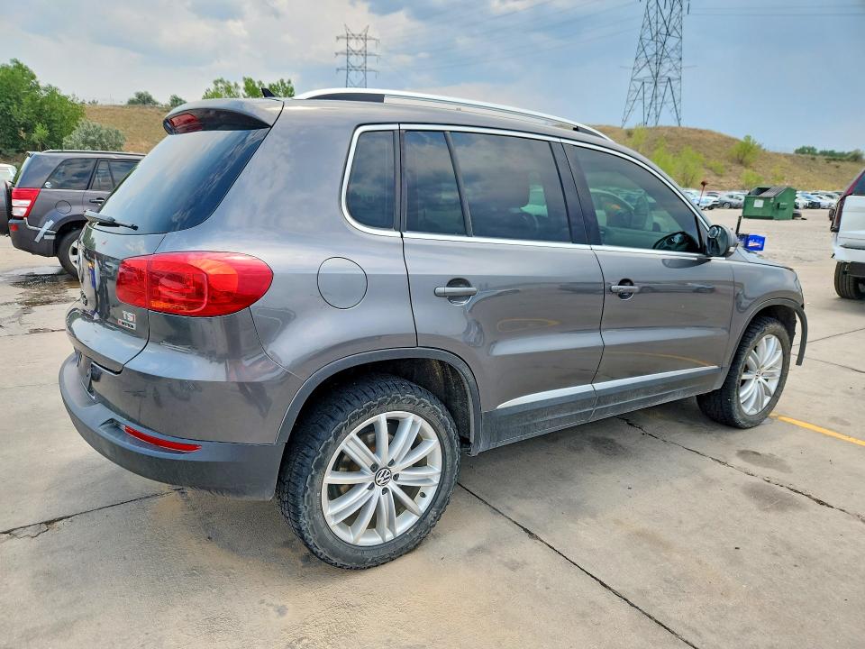 2016 Volkswagen Tiguan მანქანა იყიდება აუქციონზე, vin: WVGBV7AX1GW581073, აუქციონის ნომერი: 59644546