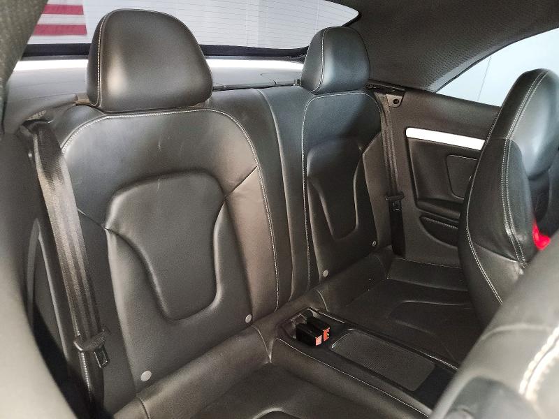60175136 :رقم المزاد ، WAUVGAFH5BN021675 vin ، 2011 Audi S5 مزاد بيع