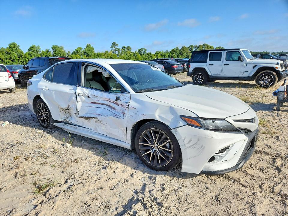 Продажа на аукционе авто 2022 Toyota Camry, vin: 4T1G11AK0NU693486, номер лота: 61999616