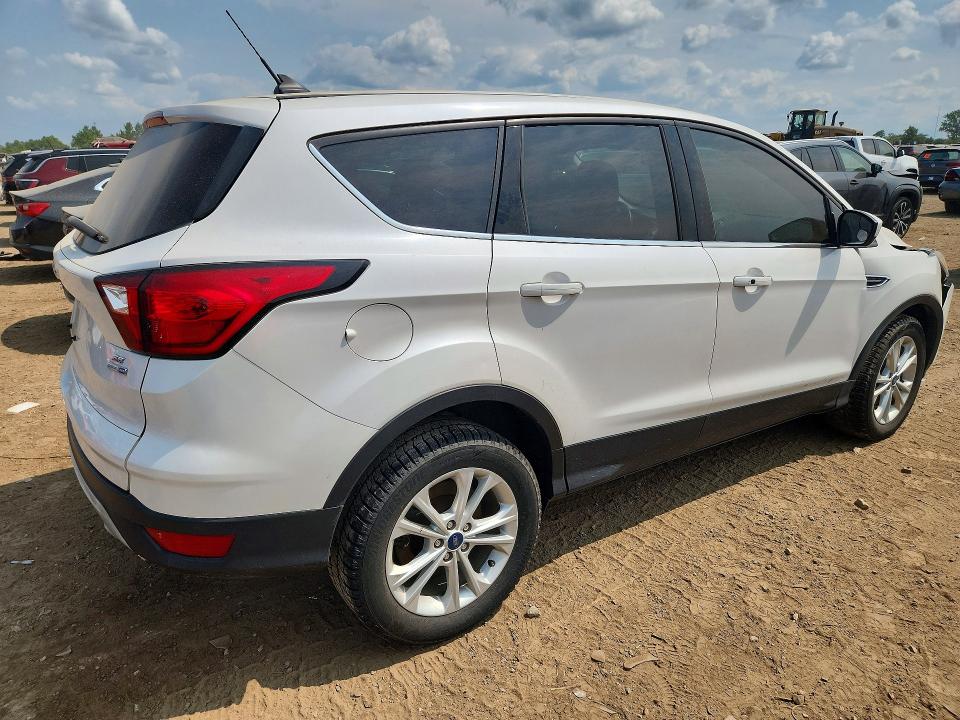 62404336 :رقم المزاد ، 1FMCU9GD3KUB96683 vin ، 2019 Ford Escape مزاد بيع