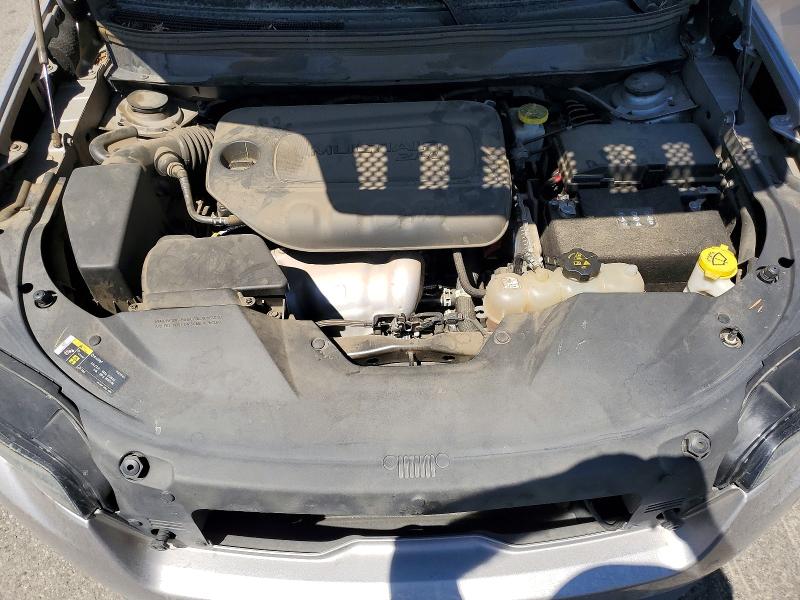 60987326 :رقم المزاد ، 1C4PJLCB8KD284709 vin ، 2019 Jeep Cherokee مزاد بيع
