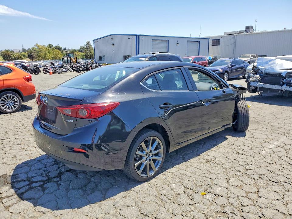 2018 Mazda 3 მანქანა იყიდება აუქციონზე, vin: 3MZBN1V30JM253723, აუქციონის ნომერი: 59644056
