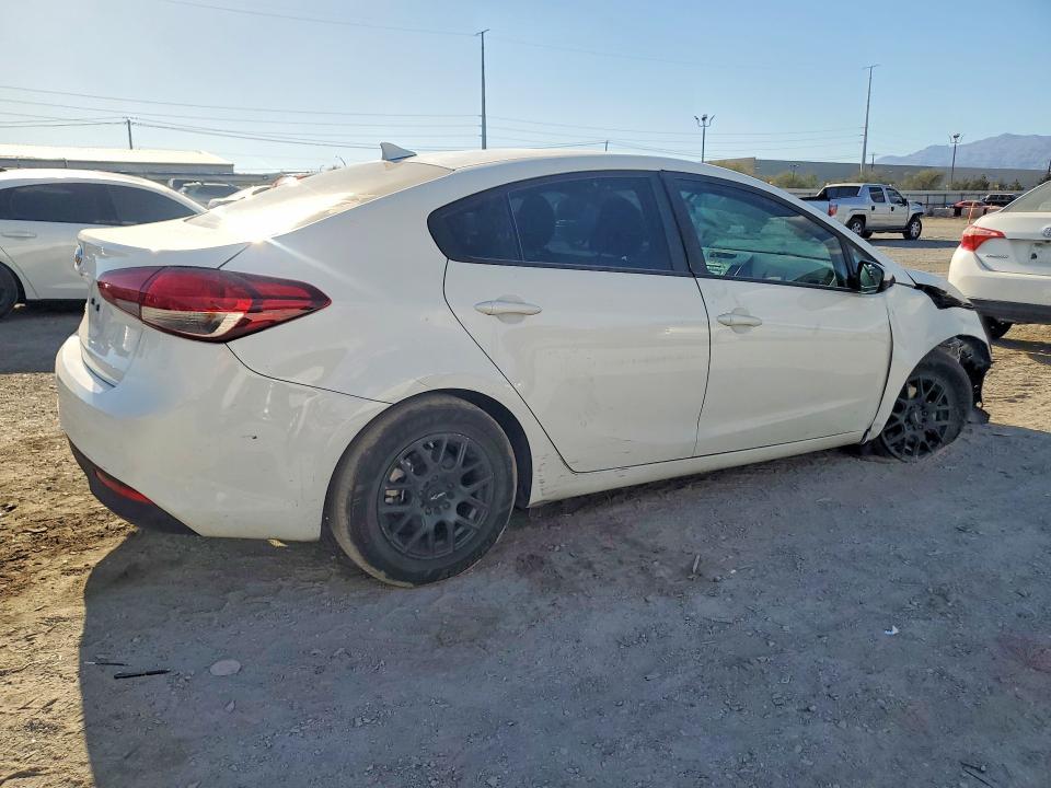 63208476 :رقم المزاد ، 3KPFK4A76HE058334 vin ، 2017 Kia Forte مزاد بيع