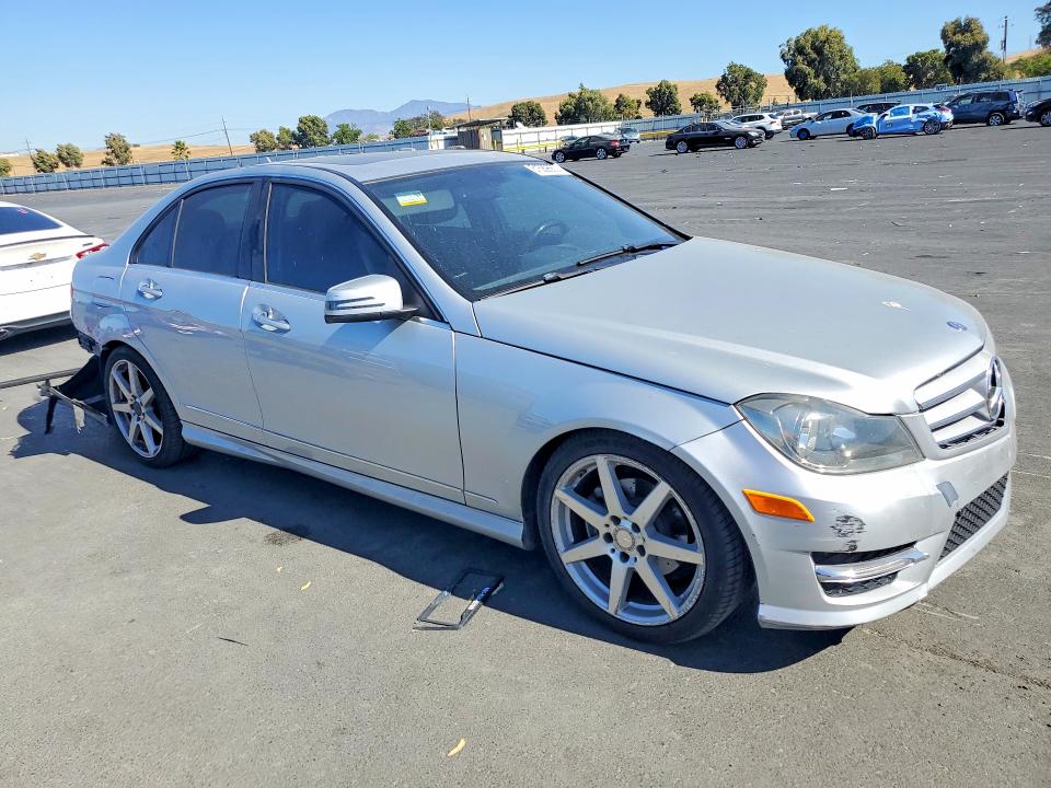 Продажа на аукционе авто 2014 Mercedes-benz C, vin: WDDGF4HB6EA958996, номер лота: 61589686