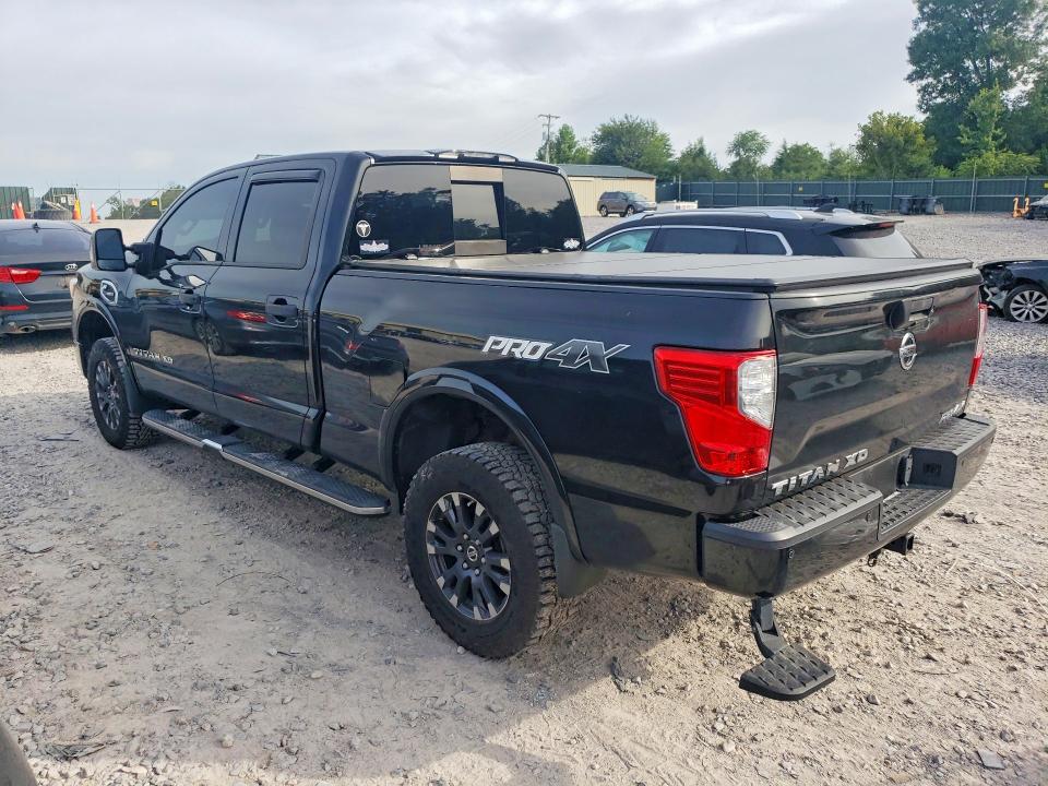 62001366 :رقم المزاد ، 1N6BA1F49JN519085 vin ، 2018 Nissan Titan Xd مزاد بيع