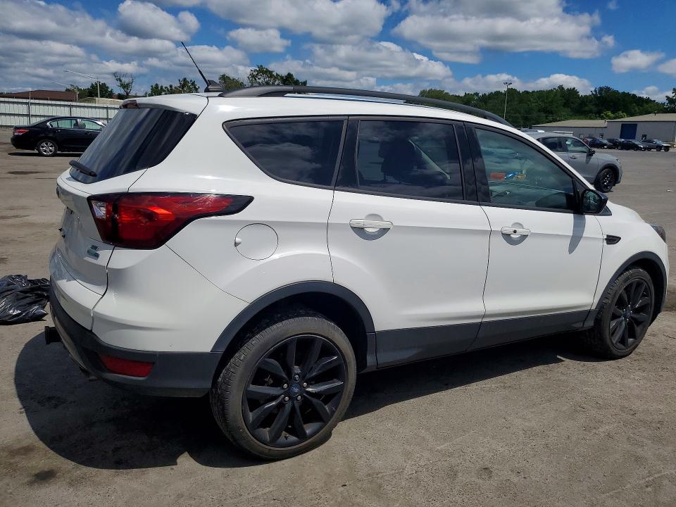 59136856 :رقم المزاد ، 1FMCU9GD0KUA42853 vin ، 2019 Ford Escape مزاد بيع
