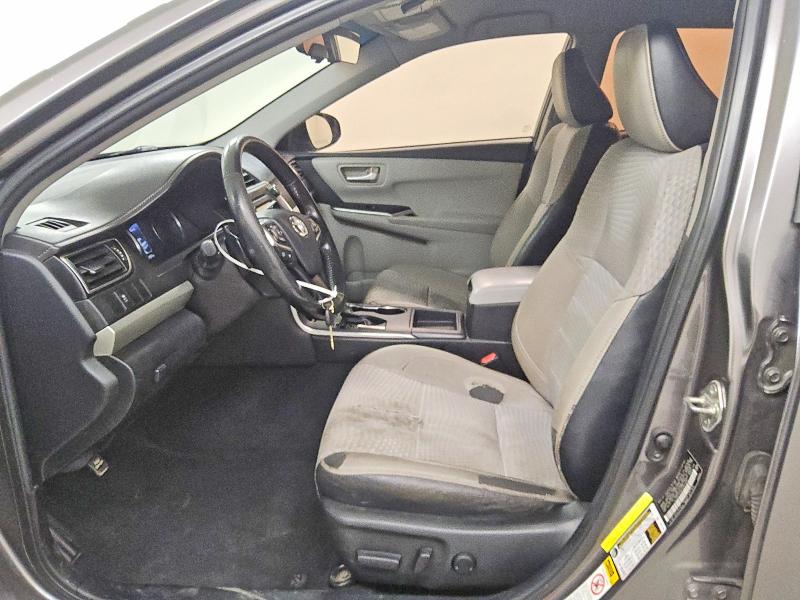61056836 :رقم المزاد ، 4T1BF1FK6FU043597 vin ، 2015 Toyota Camry مزاد بيع