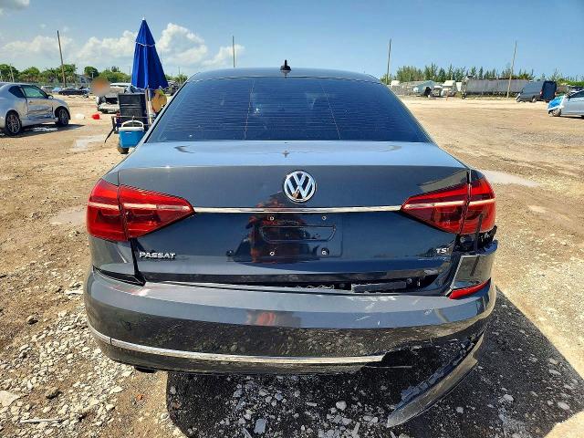 61248406 :رقم المزاد ، 1VWDT7A36HC013370 vin ، 2017 Volkswagen Passat مزاد بيع