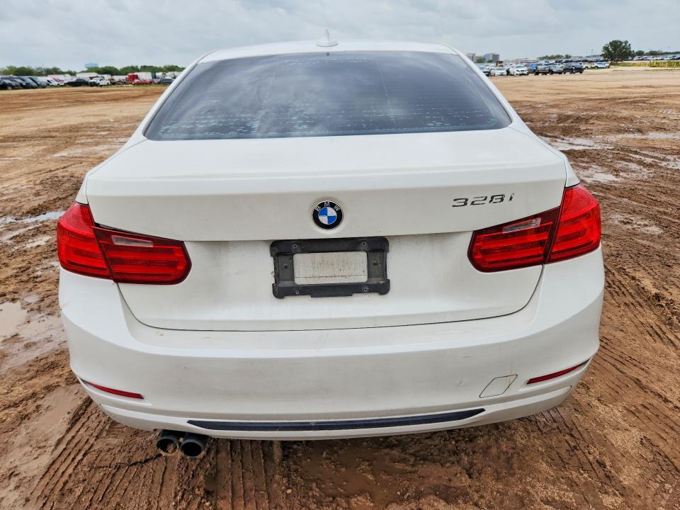 61445216 :رقم المزاد ، WBA3A5C52DF351944 vin ، 2013 Bmw 328 مزاد بيع