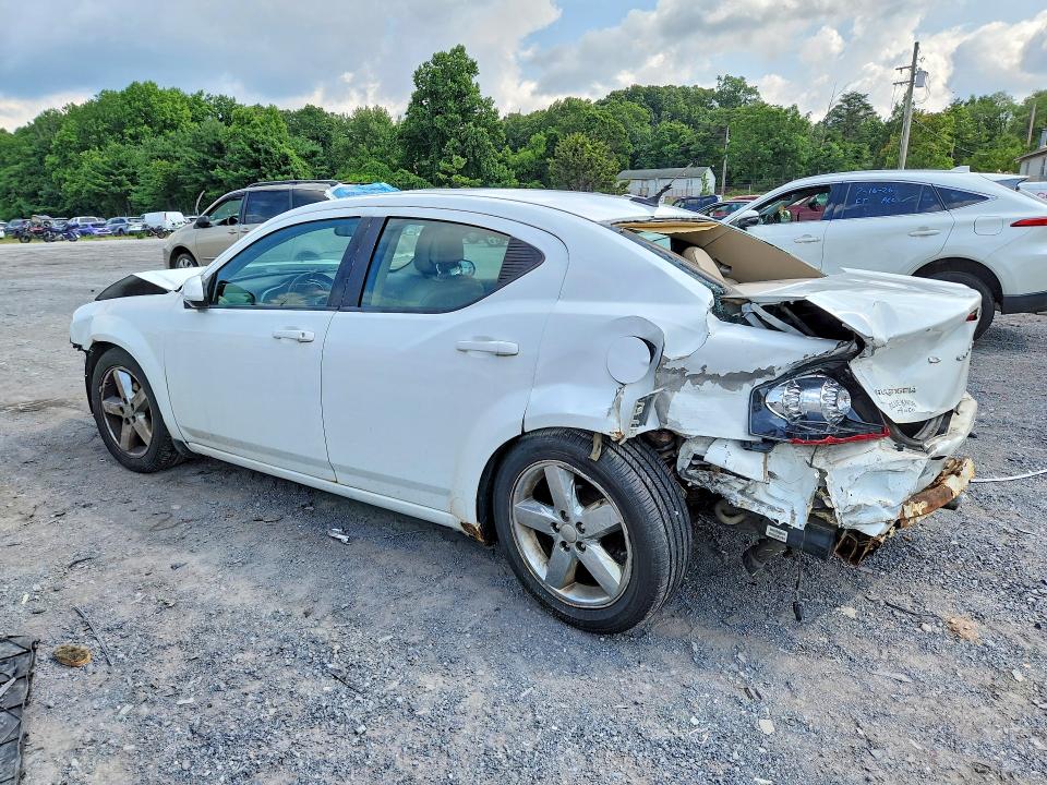 2011 Dodge Avenger მანქანა იყიდება აუქციონზე, vin: 1B3BD2FG6BN578883, აუქციონის ნომერი: 61782166