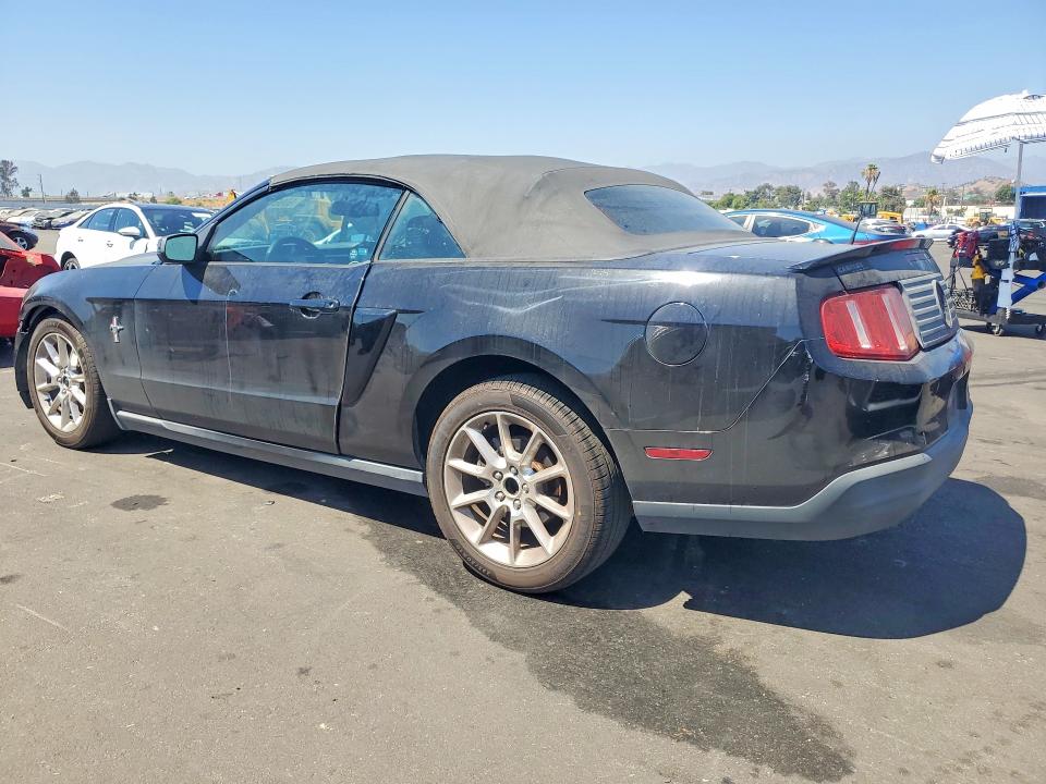 60863876 :رقم المزاد ، 1ZVBP8EN1A5127395 vin ، 2010 Ford Mustang مزاد بيع