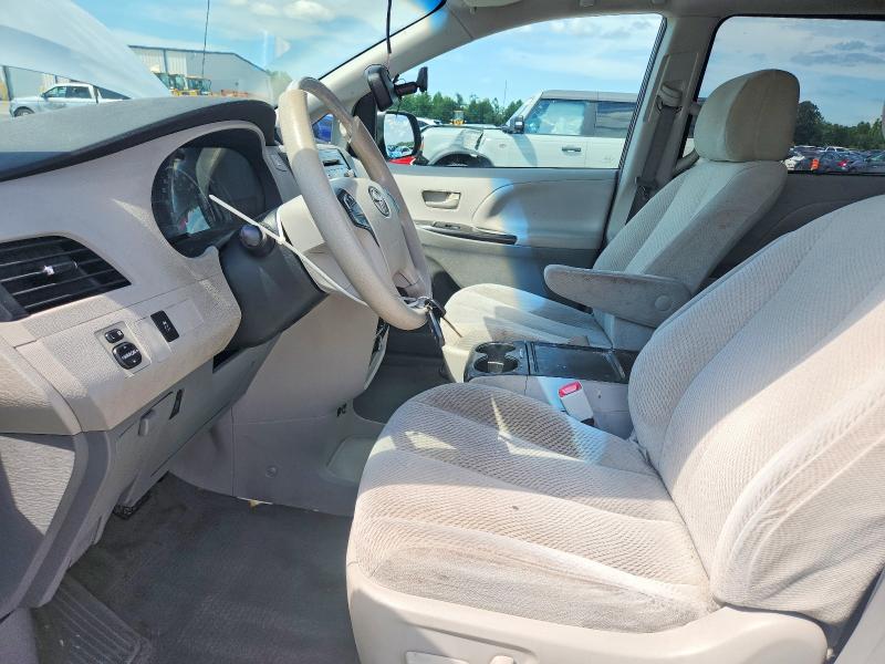 61245976 :رقم المزاد ، 5TDKK3DC0CS210821 vin ، 2012 Toyota Sienna مزاد بيع