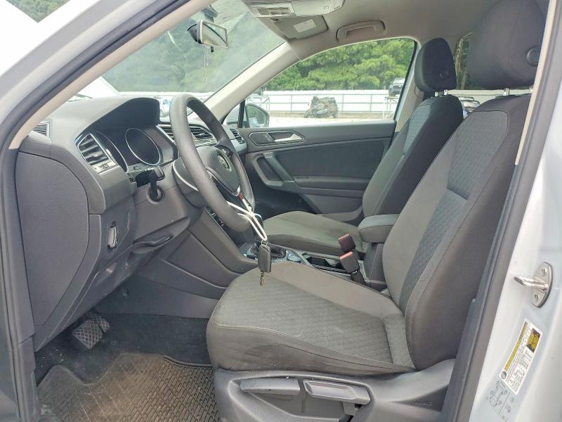 61139196 :رقم المزاد ، 3VV0B7AX5JM116017 vin ، 2018 Volkswagen Tiguan مزاد بيع
