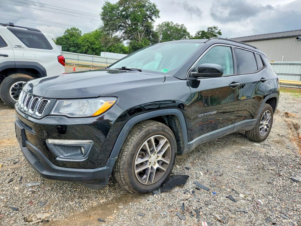 62034376 :رقم المزاد ، 3C4NJDBBXJT161565 vin ، 2018 Jeep Compass مزاد بيع