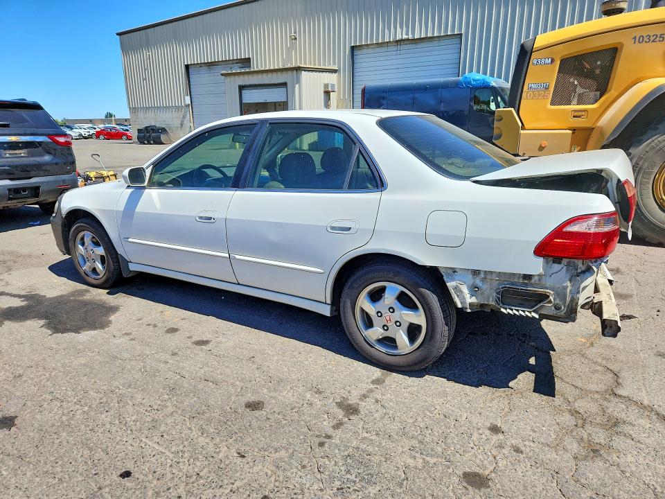 1998 Honda Accord მანქანა იყიდება აუქციონზე, vin: 1HGCG5652WA130486, აუქციონის ნომერი: 85975155