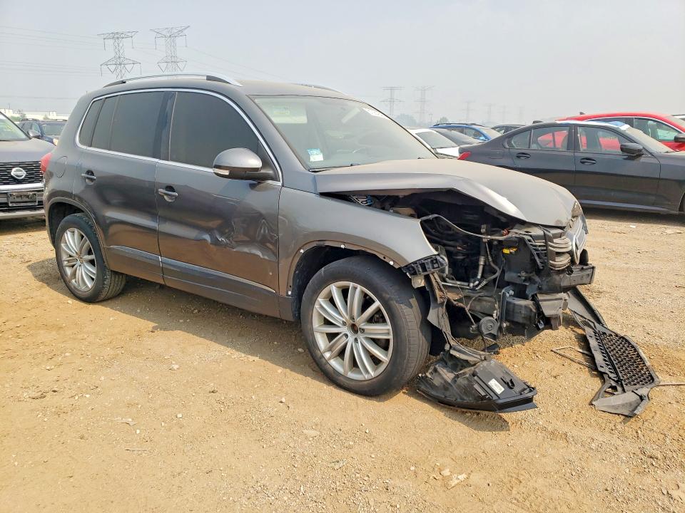 2013 Volkswagen Tiguan მანქანა იყიდება აუქციონზე, vin: WVGBV7AX1DW013952, აუქციონის ნომერი: 61084246