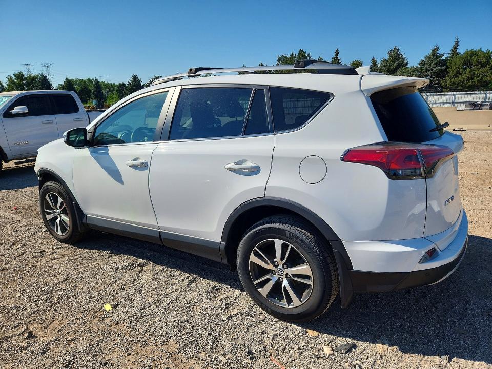 60681676 :رقم المزاد ، 2T3RFREV5JW856809 vin ، 2018 Toyota Rav4 مزاد بيع