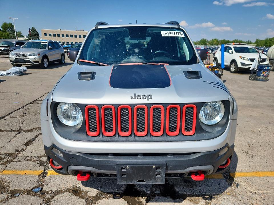 61947726 :رقم المزاد ، ZACCJBCB8JPG74377 vin ، 2018 Jeep Renegade مزاد بيع