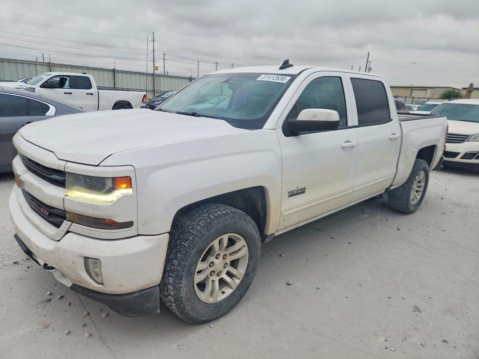 61412636 :رقم المزاد ، 3GCUKRECXJG486865 vin ، 2018 Chevrolet Silverado مزاد بيع